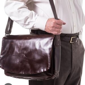 Moore Giles Sackett Classic LeTher Messenger. Bag For Men